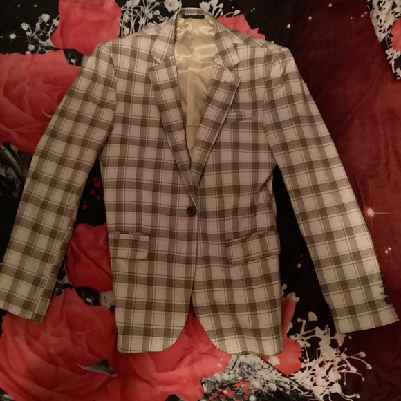 3-piece suit with a brown and cream plaid pattern. - Picture 2 of 4